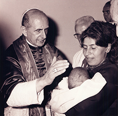 Papa Paolo VI incontra i rom